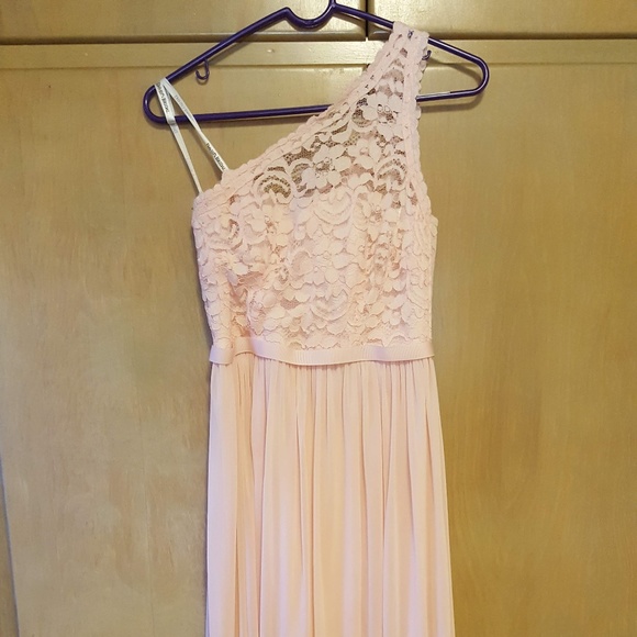 David's Bridal One-Shoulder Lace Bridesmaid Dress in Petal Pink Size 2 - Picture 3 of 6